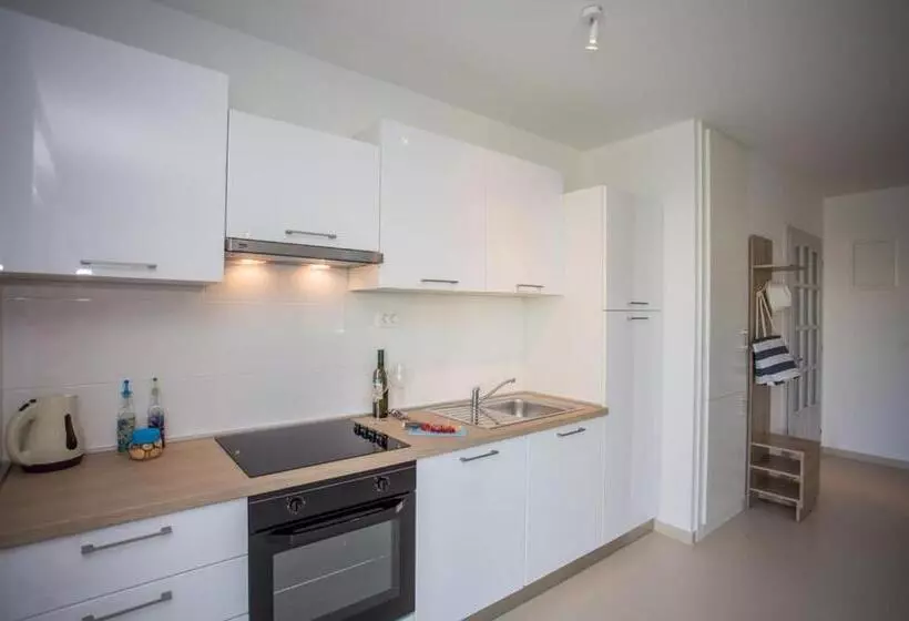 Enelani Apartments