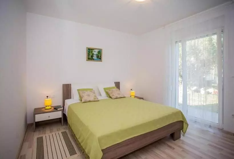Enelani Apartments