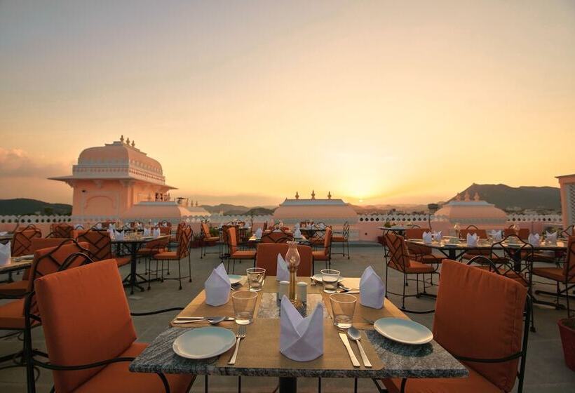 ホテル Sterling Jaisinghgarh Udaipur