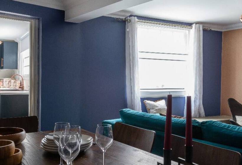 The Historic Gem   Central 3bdr Maisonette