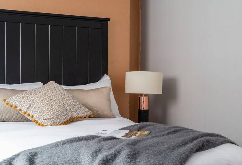 The Historic Gem   Central 3bdr Maisonette