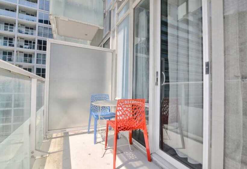 Applewood Suites Cn Tower & Convention