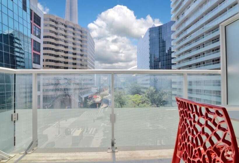 Applewood Suites Cn Tower & Convention