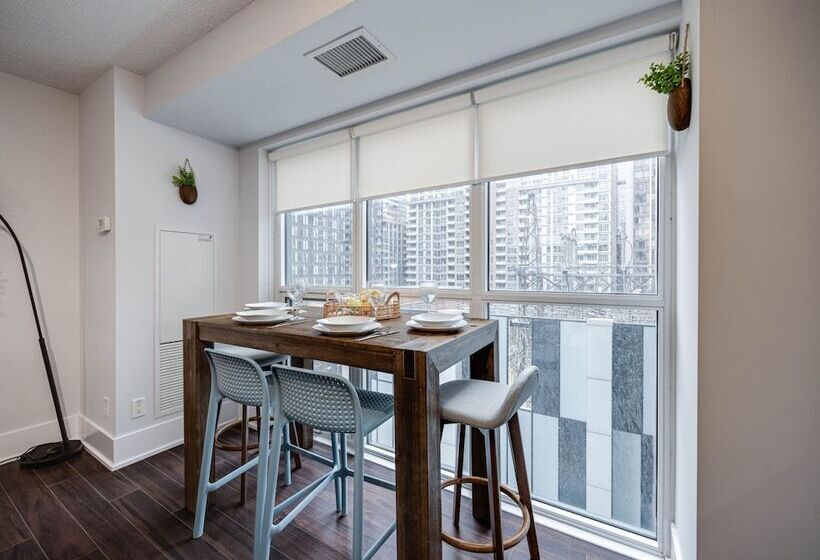 Applewood Suites Cn Tower & Convention