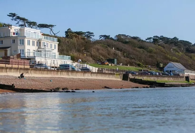 Beachside Apartment On The Beach