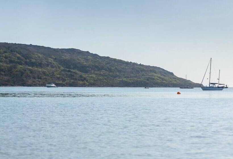 Beachside Apartment On The Beach