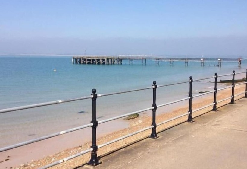 Beachside Apartment On The Beach