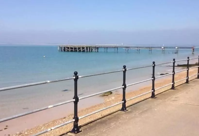 Beachside Apartment On The Beach