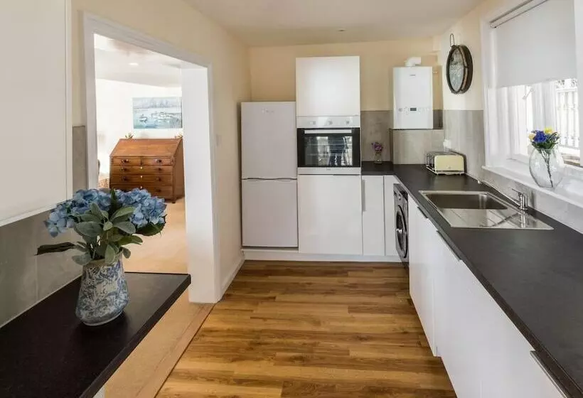 Beachside Apartment On The Beach