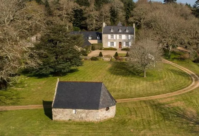 Aamiaismajoitus (B&B) Manoir Tregont Mab