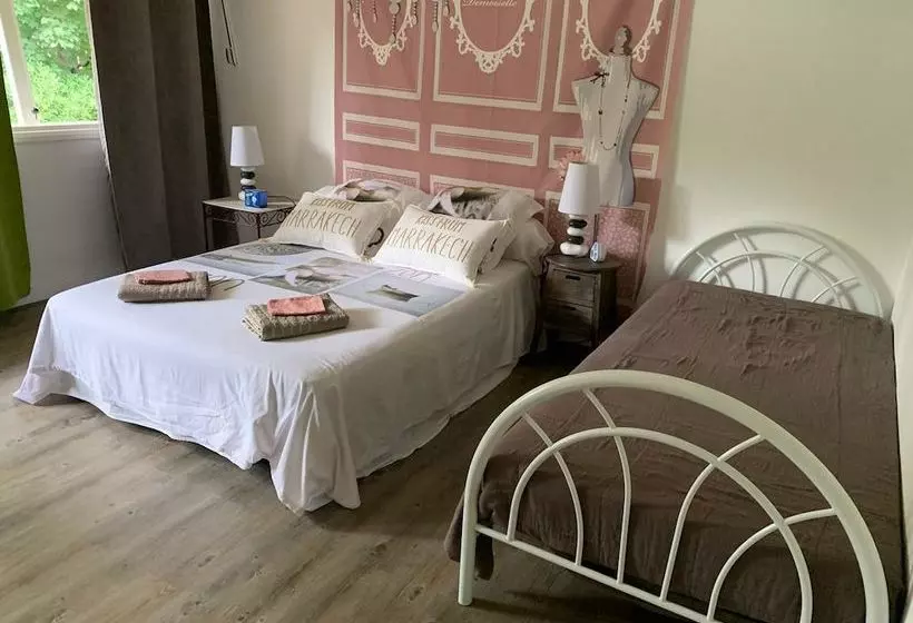 تختخواب و صبحانه Villa Saron