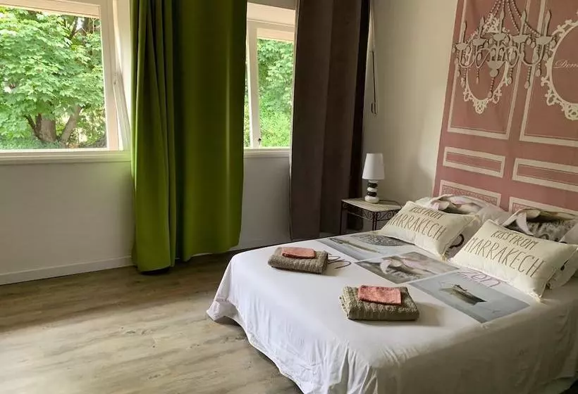 تختخواب و صبحانه Villa Saron