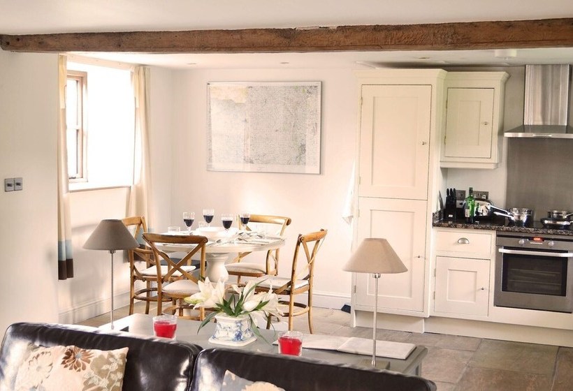 Hampton Wafre Cottage