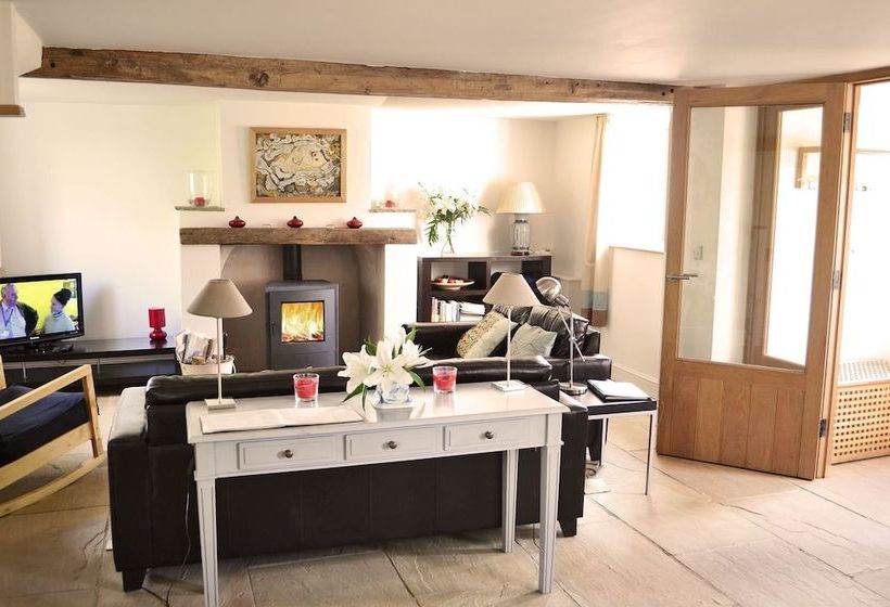 Hampton Wafre Cottage