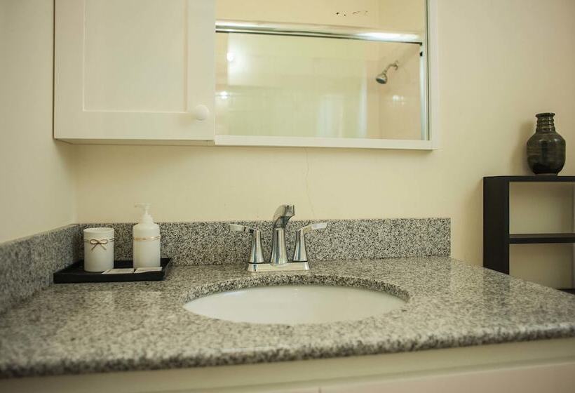 Pearl Island Cottage At Draxhall Country Club