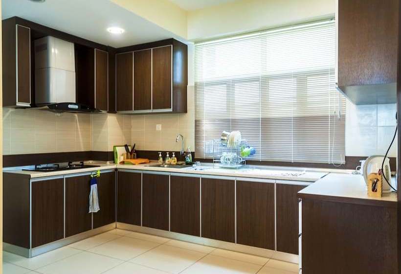 Summerton Luxury Suites By D Imperio Homestay