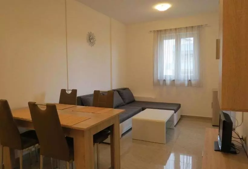 Apartment Denis