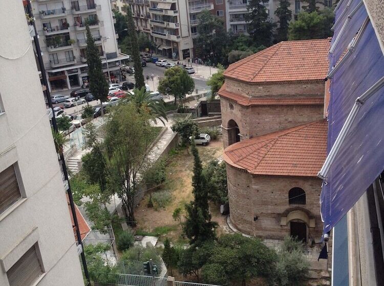 Apartment On Stefanou Tatti 1