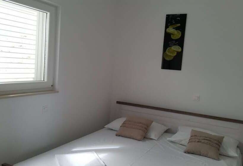 Holiday Home Olive Garden