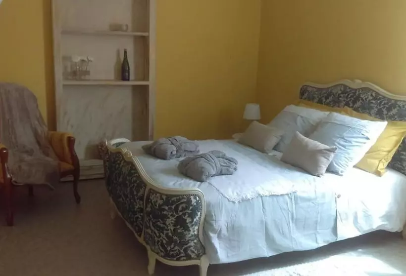 Aamiaismajoitus (B&B) Chambre D Hôtes La Mare