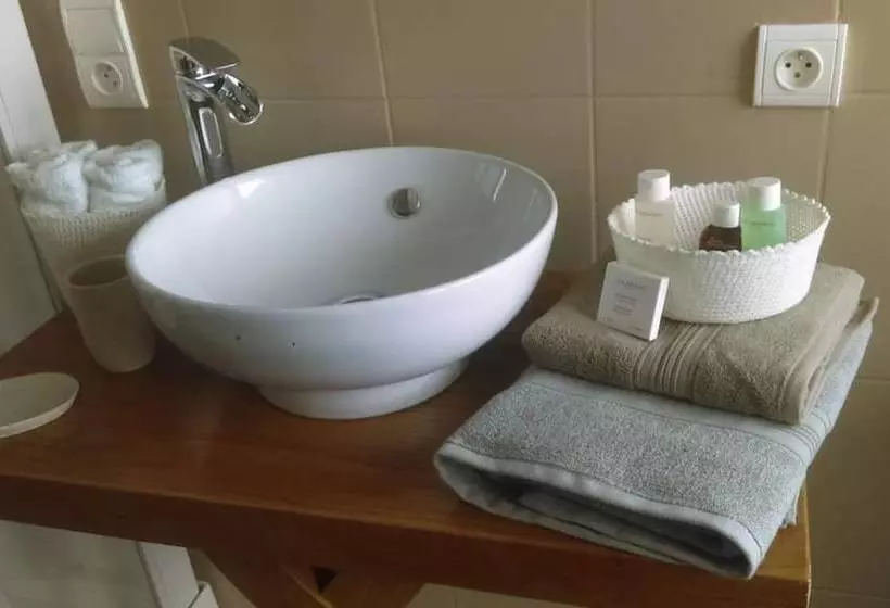 Aamiaismajoitus (B&B) Chambre D Hôtes La Mare