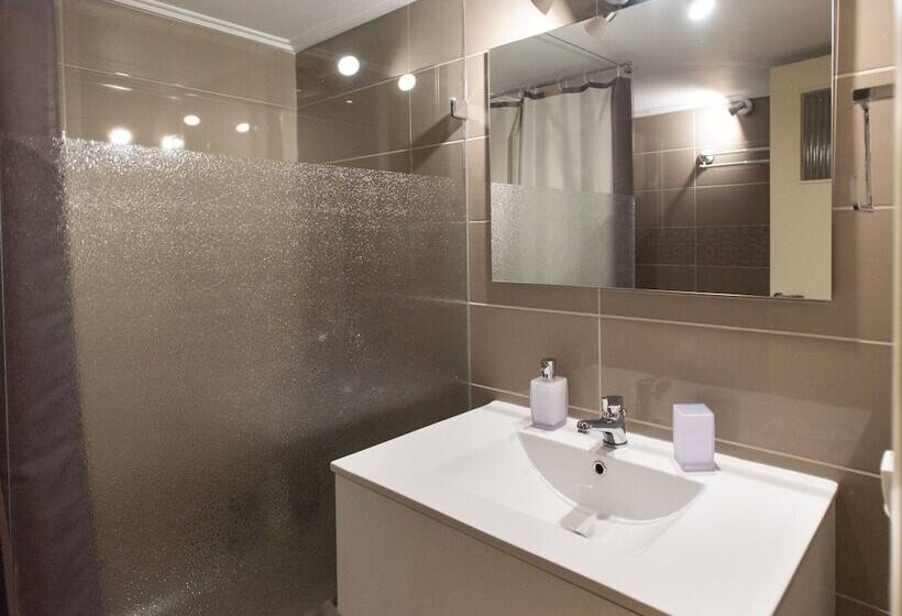 Blue Ark Athenian Nest