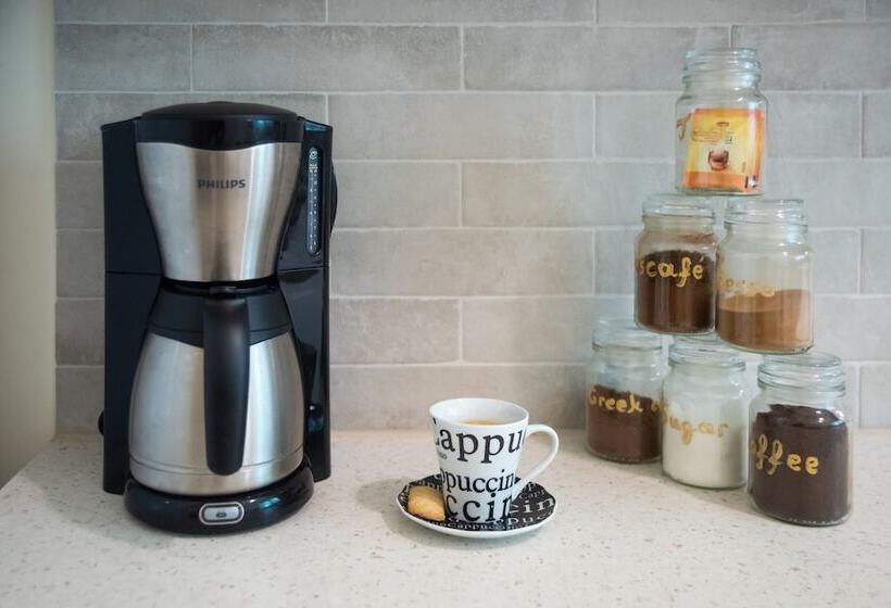 Blue Ark Athenian Nest