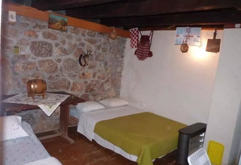 Holiday Home Role   Retro