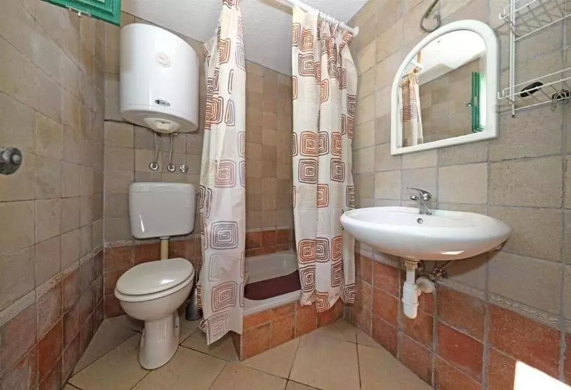 Holiday Home Role   Retro