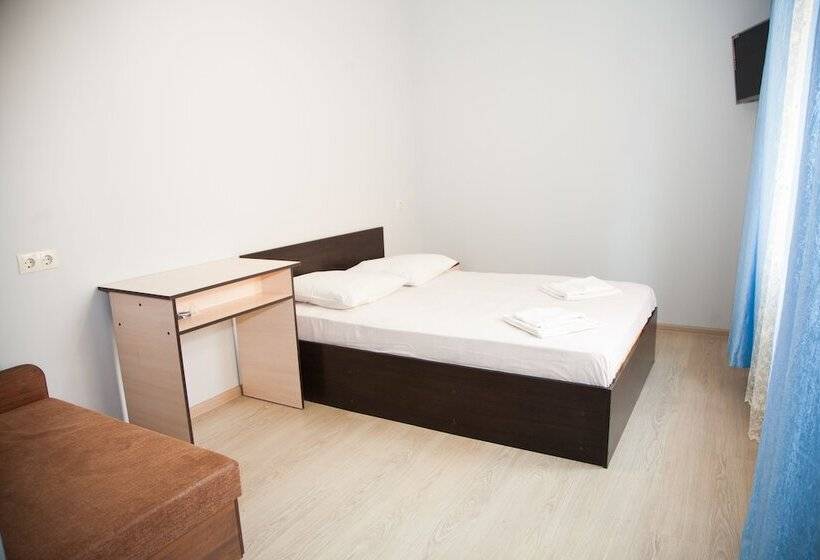 بنسيون Leto Guest House