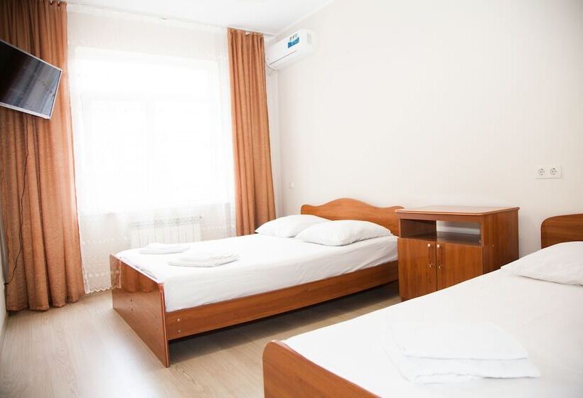 بنسيون Leto Guest House