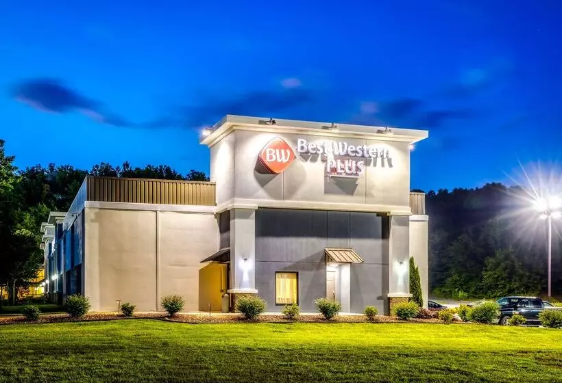 Отель Best Western Plus Yadkin Valley Inn & Suites