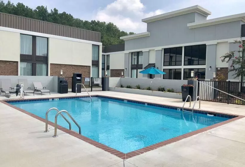 Отель Best Western Plus Yadkin Valley Inn & Suites