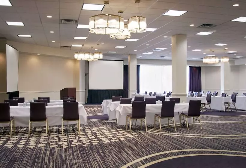 Best Western Brooklyn Center Hotel & Conference Center