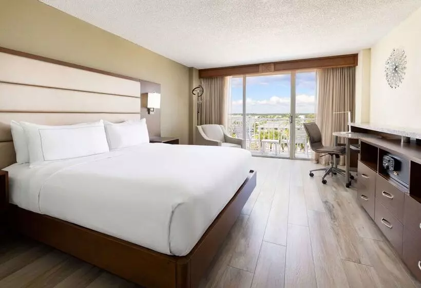 فندق Doubletree Beach Resort By Hilton Tampa Bay   North Redingto