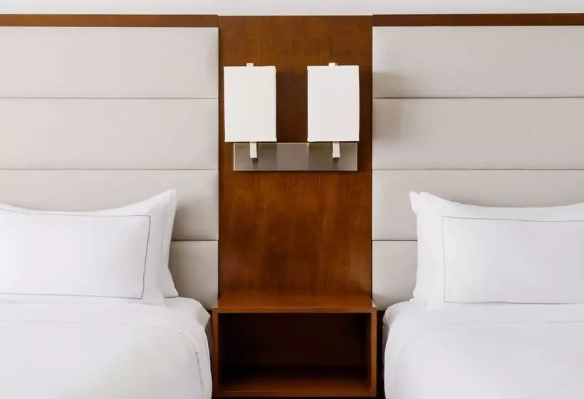 فندق Doubletree Beach Resort By Hilton Tampa Bay   North Redingto