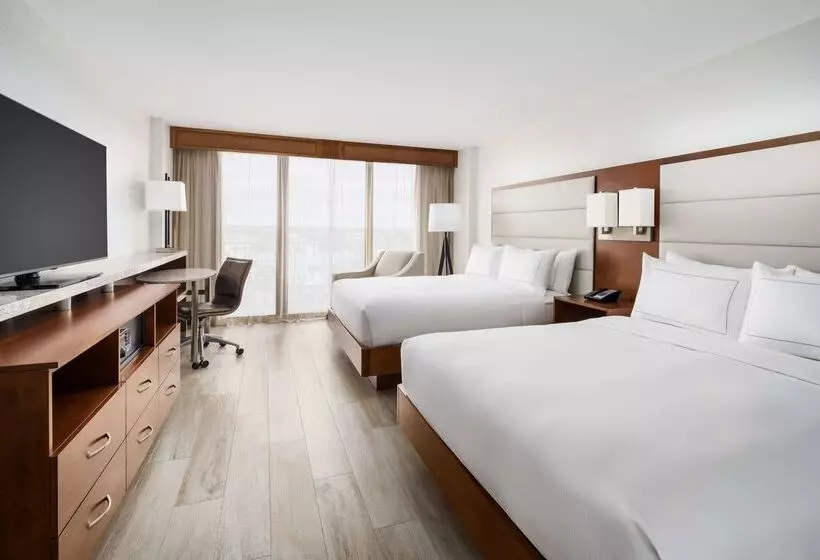 فندق Doubletree Beach Resort By Hilton Tampa Bay   North Redingto