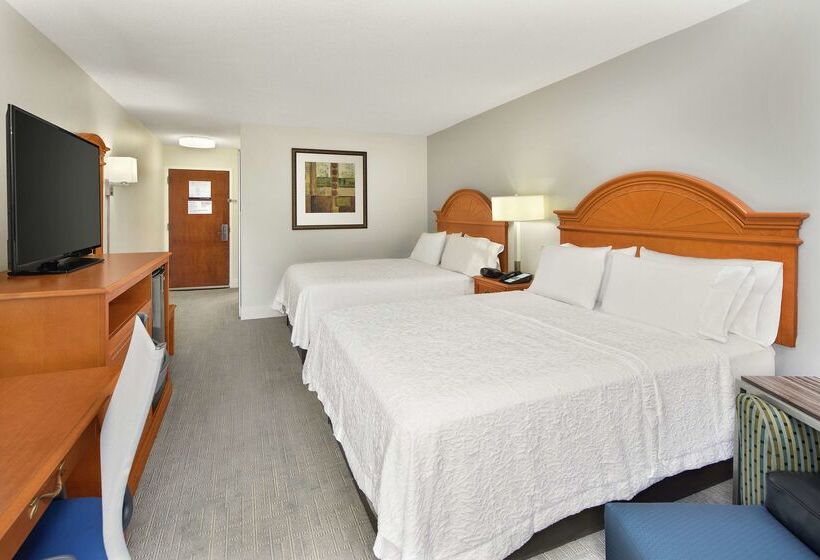 Отель Hampton Inn Atlanta Newnan