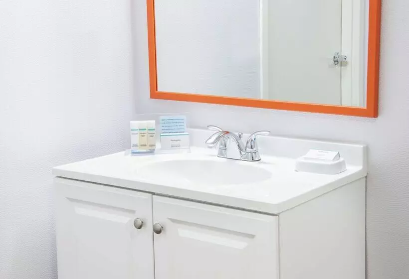 هتل Hampton Inn Eriesouth