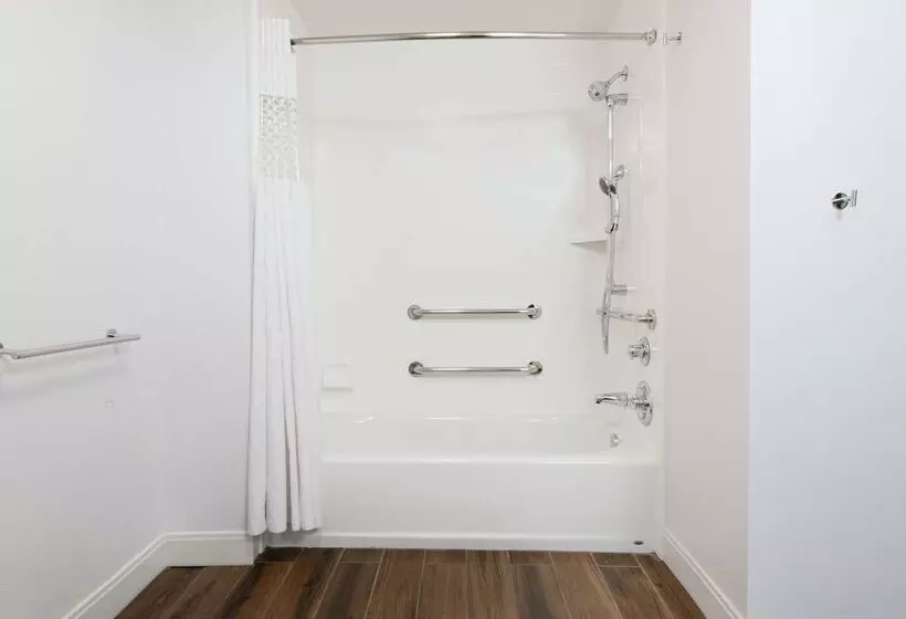 هتل Hampton Inn Eriesouth