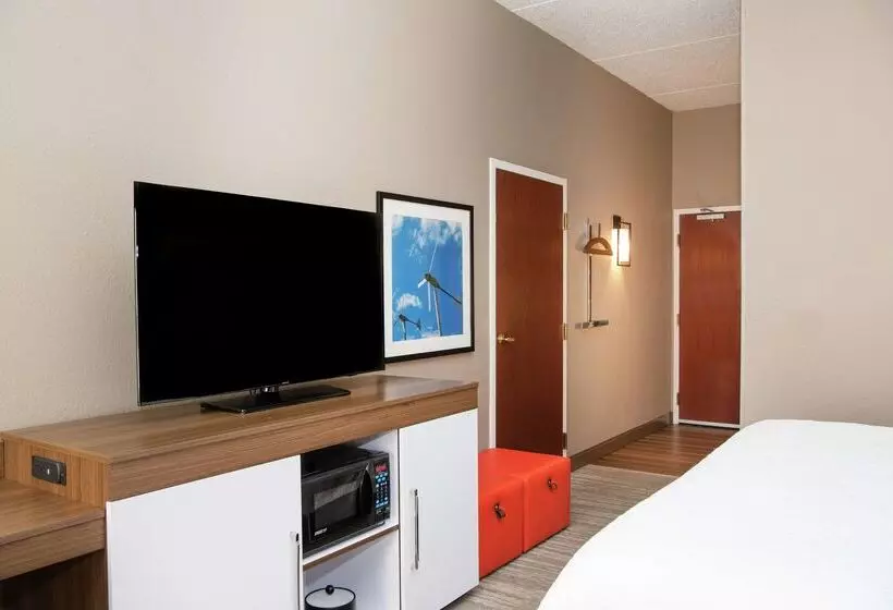 هتل Hampton Inn Eriesouth