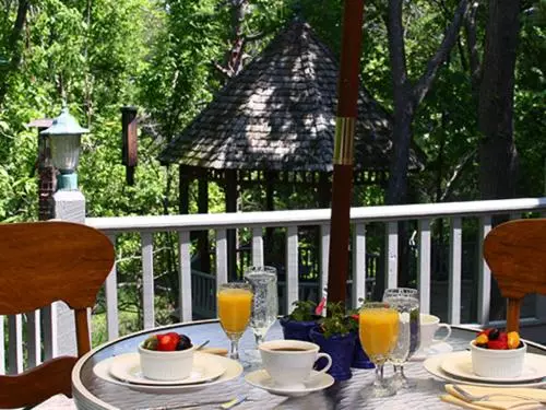 Отель Heartstone Inn