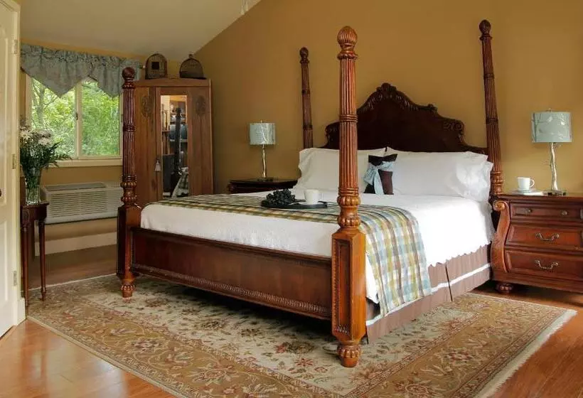 Отель Heartstone Inn