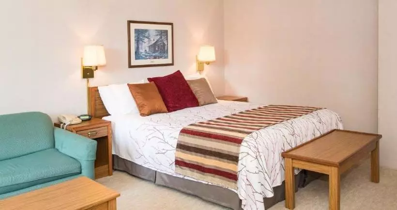 酒店 Highland Manor Inn