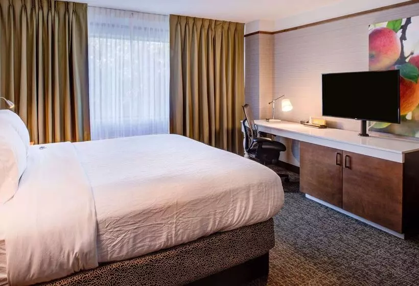 فندق Hilton Garden Inn Detroit   Southfield, Mi