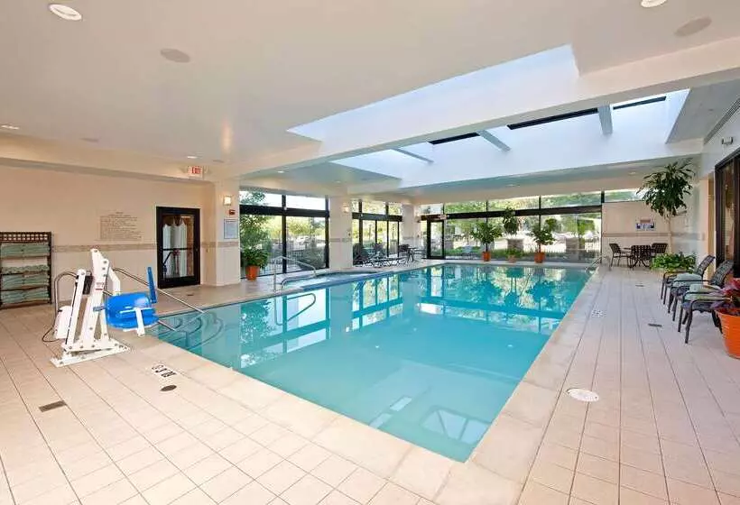 فندق Hilton Garden Inn Detroit   Southfield, Mi