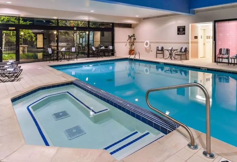 فندق Hilton Garden Inn Detroit   Southfield, Mi