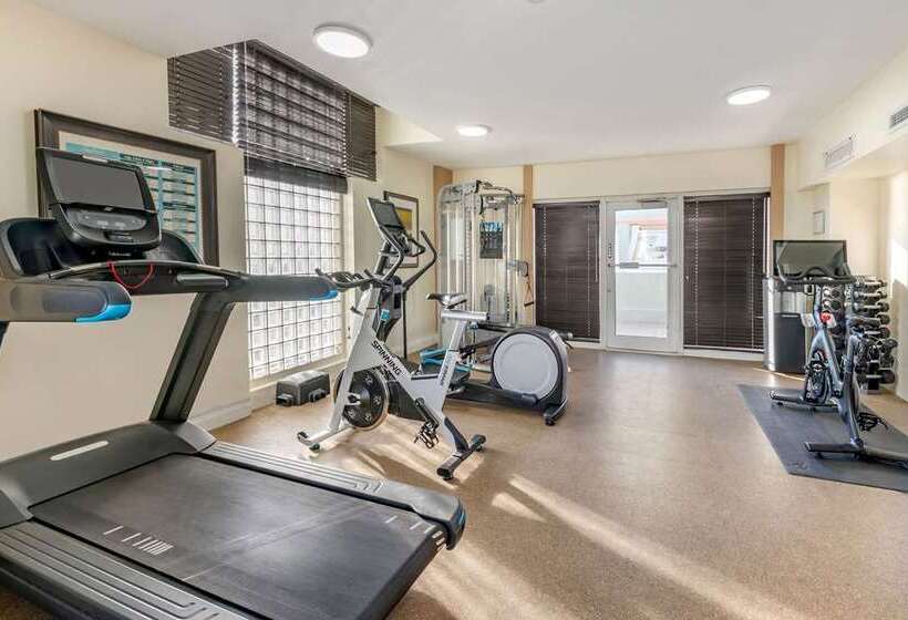 هتل Hilton Grand Vacations at McAlpin-Ocean Plaza