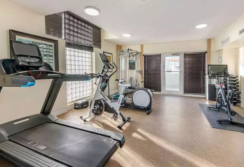 בית מלון כפרי Hilton Grand Vacations at McAlpin-Ocean Plaza