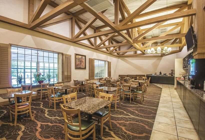 Отель La Quinta By Wyndham Silverthorne   Summit Co